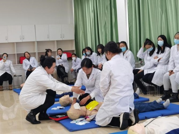 北京养老护理员培训学什么?(图2) 北京养老护理员培训学什么?(图2)